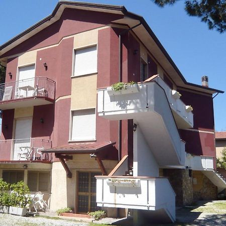 Iss Travel Apartments Casa Maria In Marina Di Massa Massa  Ngoại thất bức ảnh