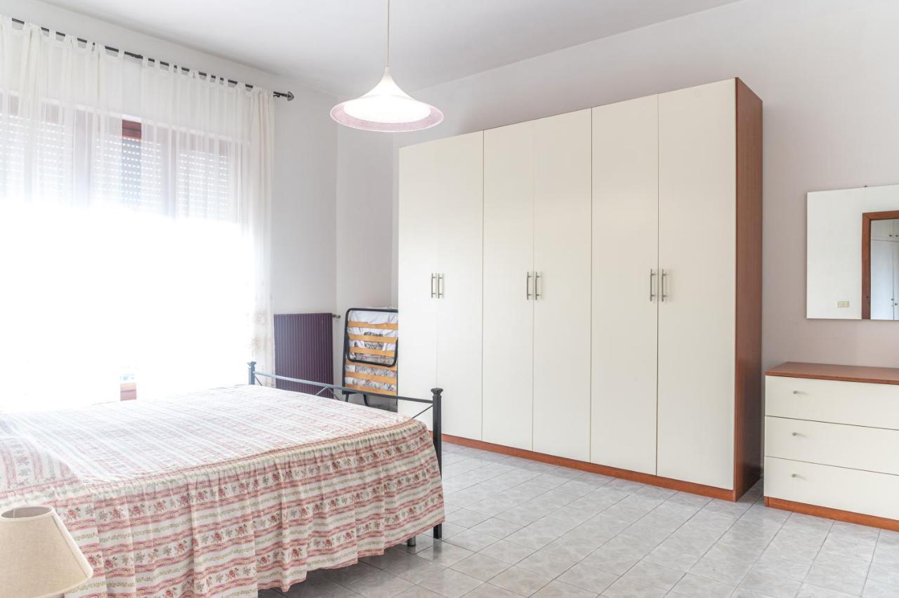 Iss Travel Apartments Casa Maria In Marina Di Massa Massa  Ngoại thất bức ảnh