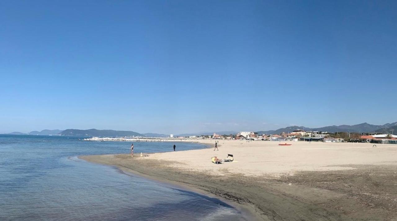 Iss Travel Apartments Casa Maria In Marina Di Massa Massa  Ngoại thất bức ảnh