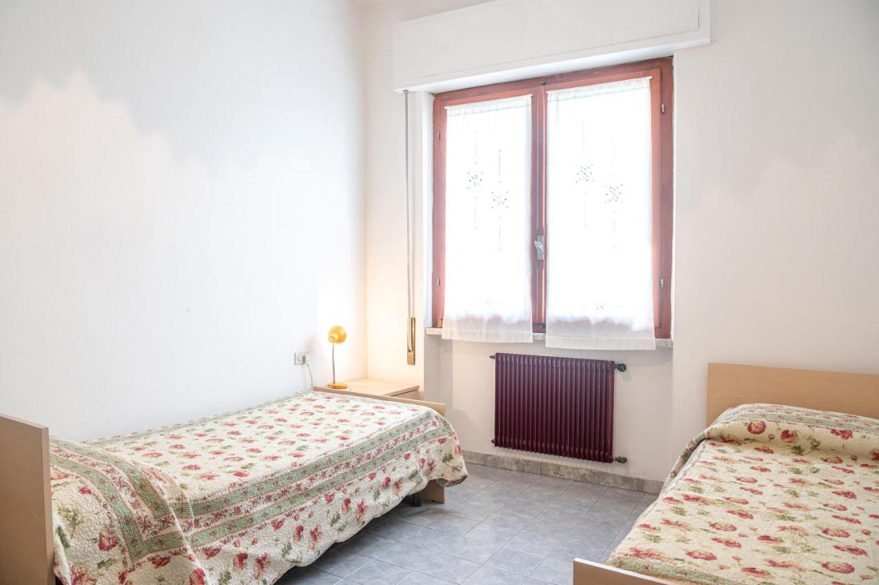 Iss Travel Apartments Casa Maria In Marina Di Massa Massa  Ngoại thất bức ảnh